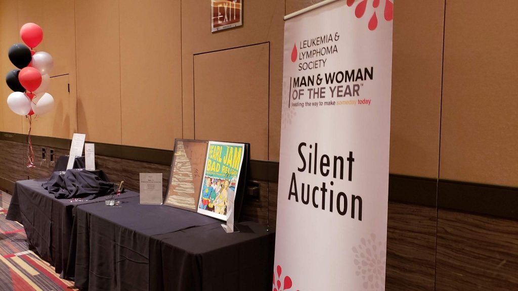 Table at a silent auction.